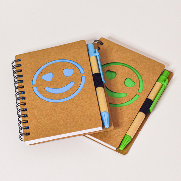 Notes Smile, czerwony z nadrukiem logo f