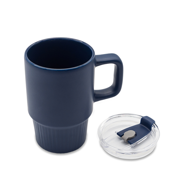 Kubek ceramiczny Azzurro 440 ml, granatowy z nadrukiem logo e